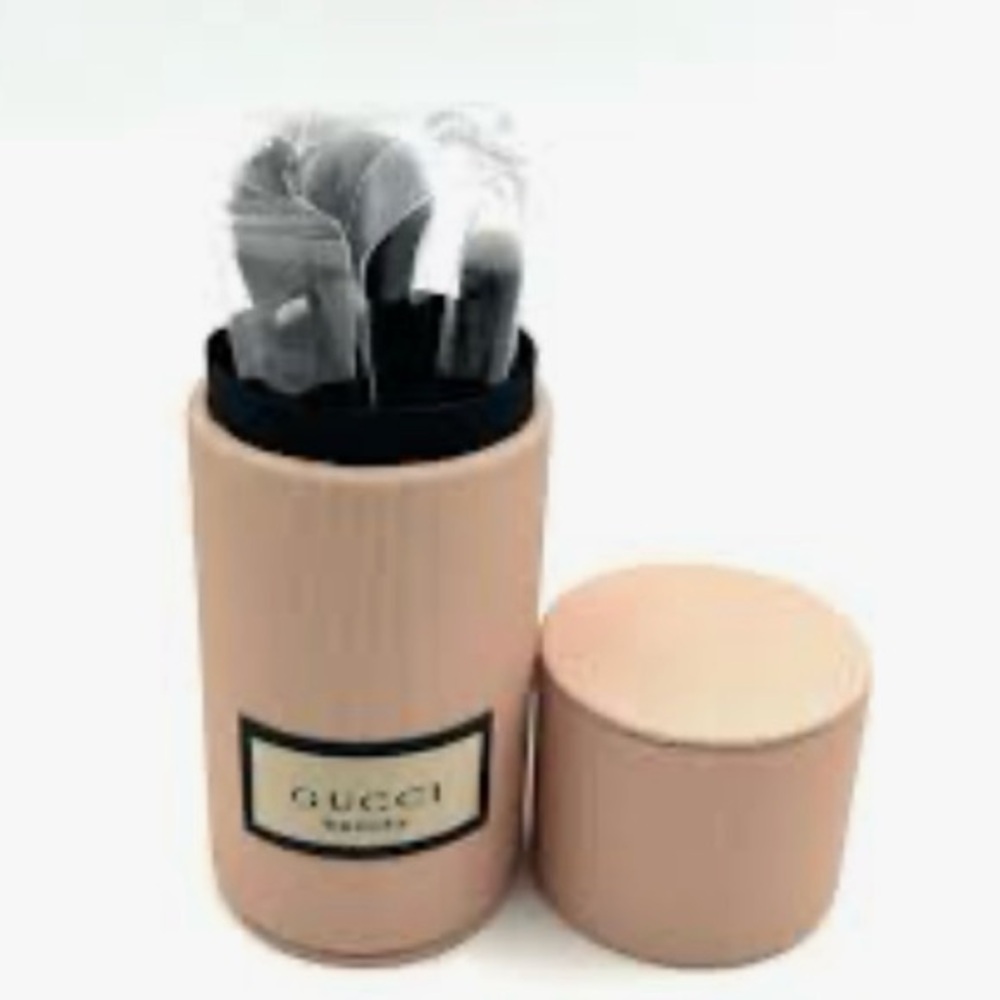 GUCCI Beauty Pink Makeup Brush Set – Limited Edition